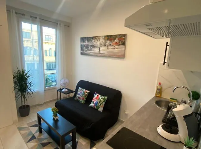 Sur Avenue Jean Médecin à Appartement *