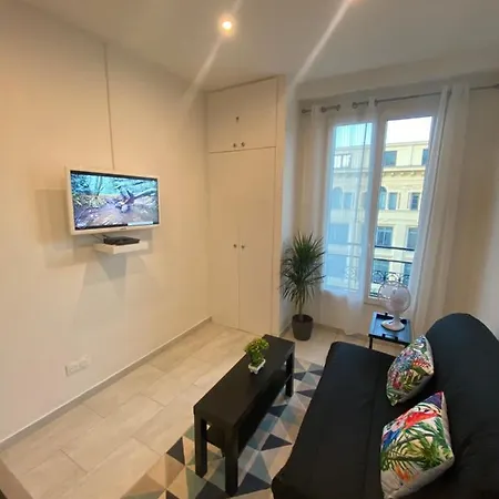 Sur Avenue Jean Medecin A